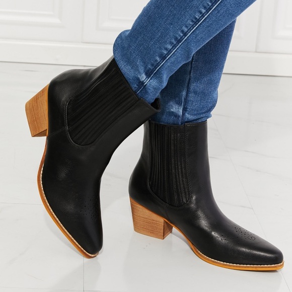 Shoes - Black & Tan Low Heel Boots